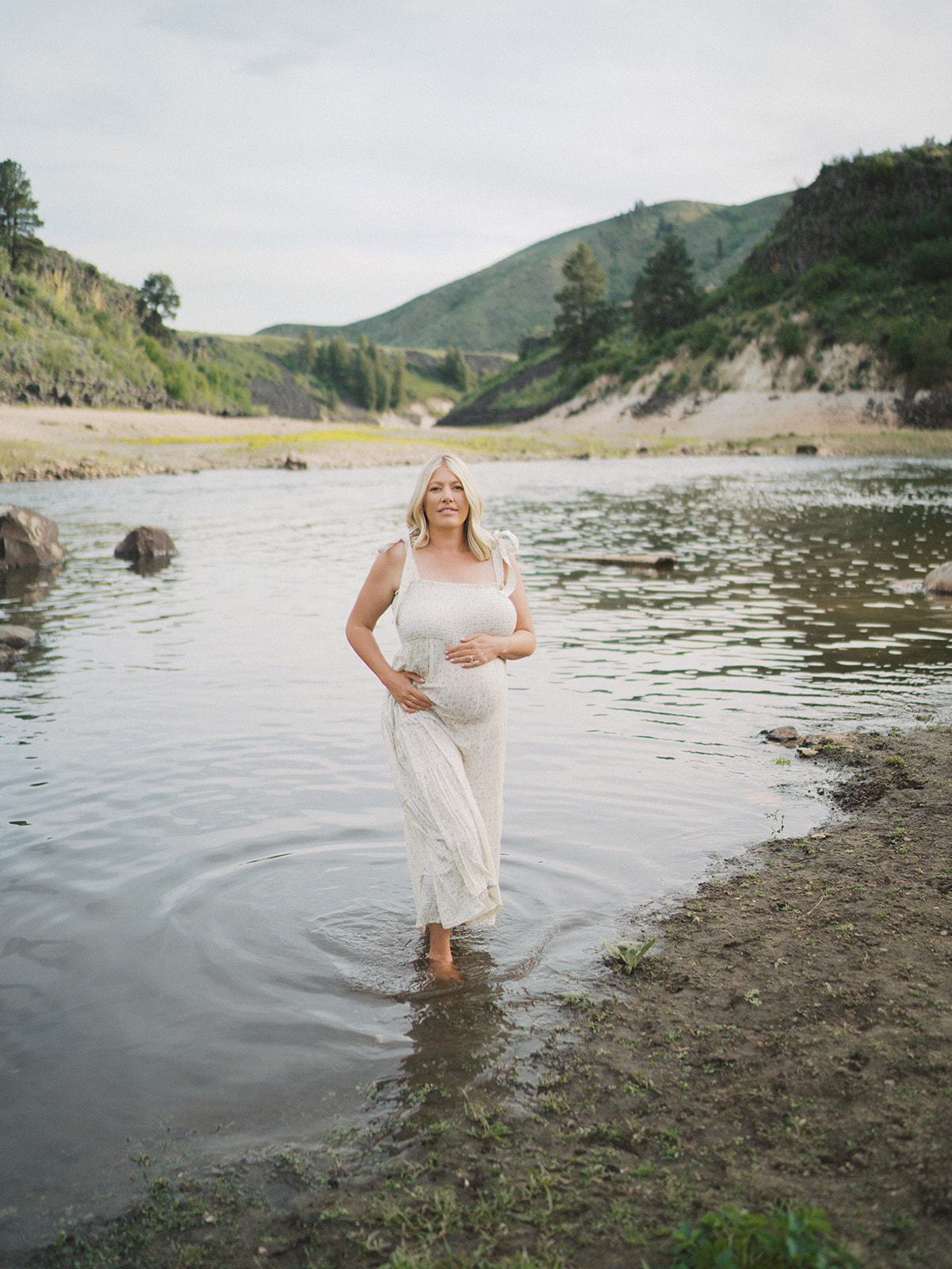 Maternity Photo Session on the Water